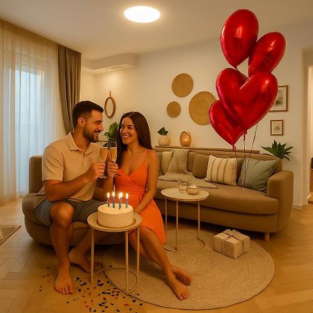 Earthy Escape - Central Apt With Balcony Bukares Bagian luar foto