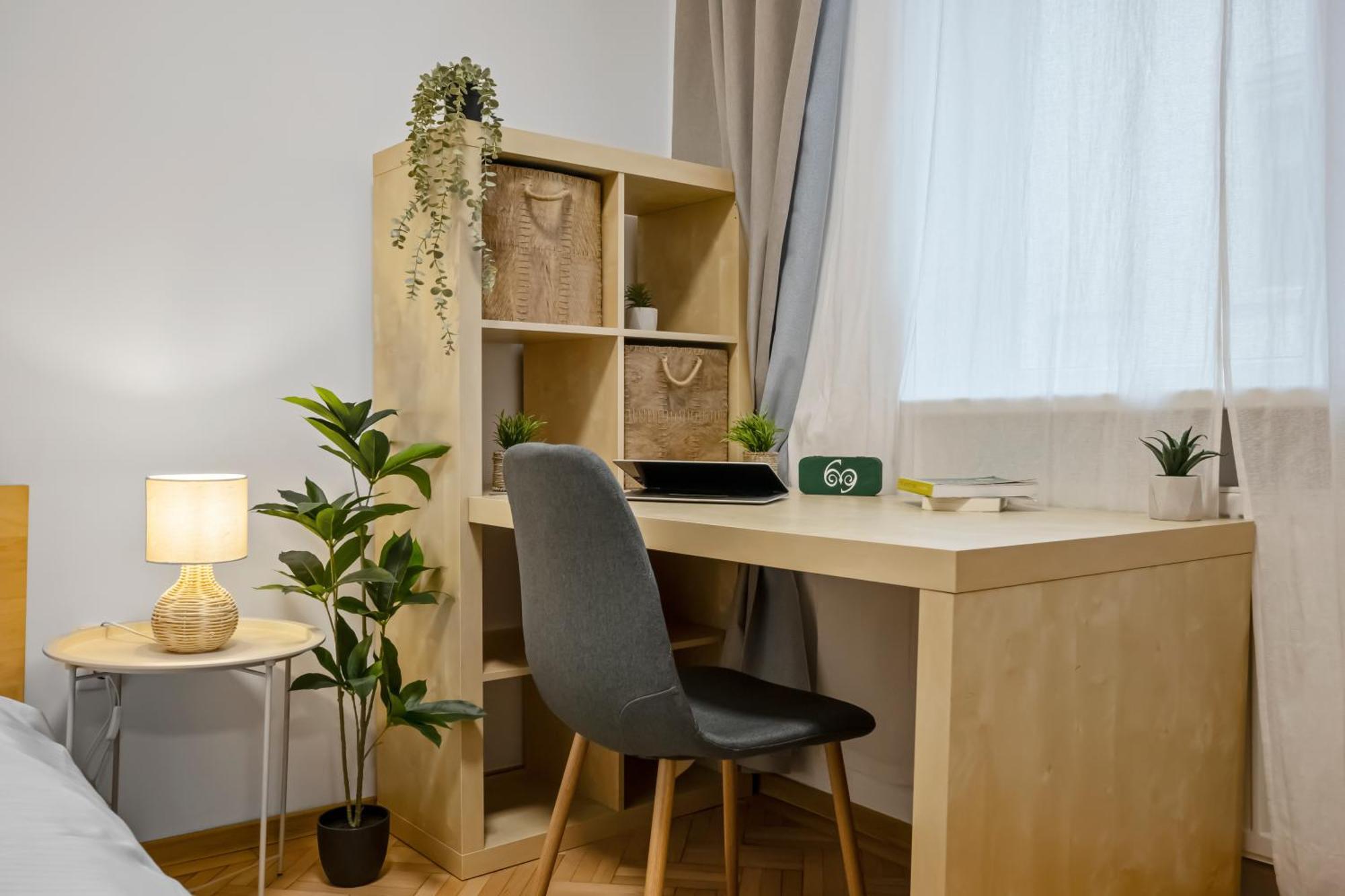 Earthy Escape - Central Apt With Balcony Bukares Bagian luar foto
